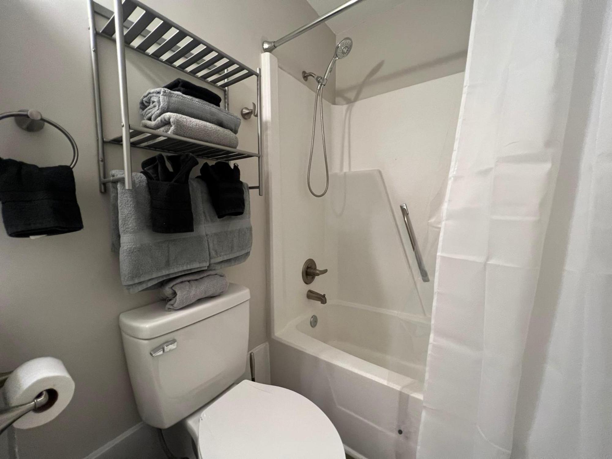 Вилла 1408 Perrin Dr, Unit D - Ocean Walk Sleeps 8 Миртл-Бич Экстерьер фото